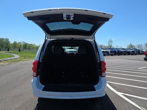 Used 2017 Dodge Grand Caravan SXT w/ Blacktop Package image 10