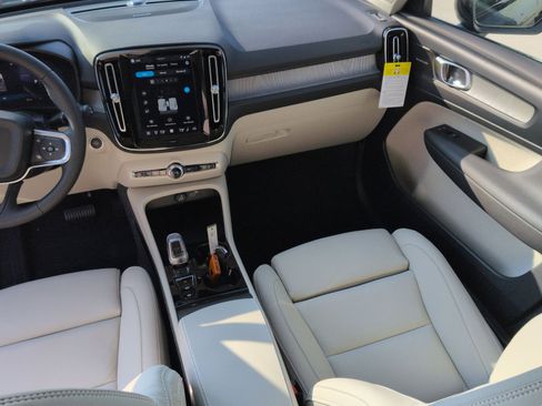 New 2026 Volvo XC40 B5 Ultra w/ Protection Package Premier image 23