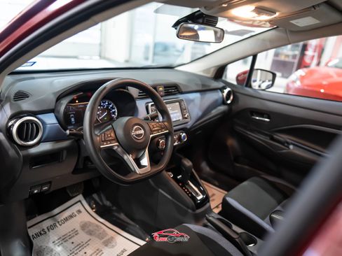 Used 2025 Nissan Versa SV image 13