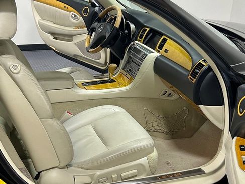 Used 2002 Lexus SC 430 Convertible image 10