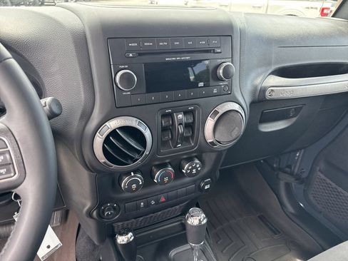 Used 2016 Jeep Wrangler Unlimited Sport w/ Quick Order Package 24S AWD/4WD image 26