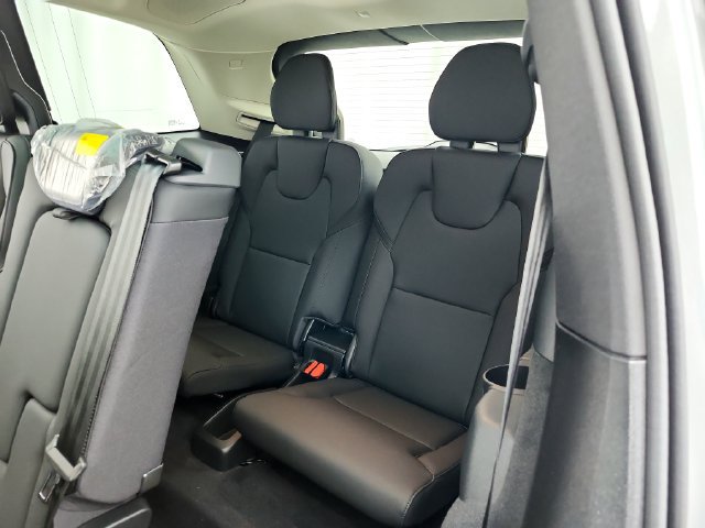 New 2027 Volvo XC90 B5 Plus AWD/4WD image 30