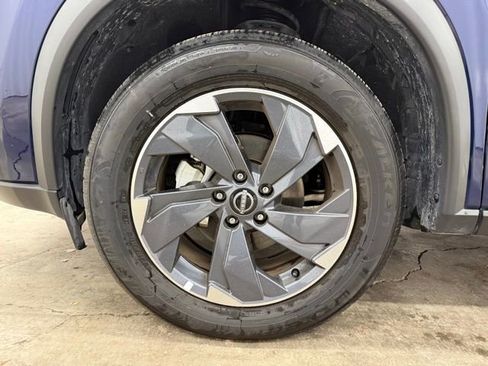 Used 2025 Nissan Rogue SV image 27