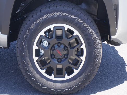 New 2026 Toyota Tacoma TRD Off-Road AWD/4WD image 5