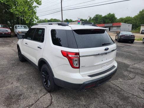 Used 2014 Ford Explorer XLT w/ Equipment Group 202A AWD/4WD image 6