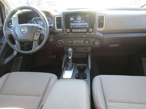Used 2023 Nissan Frontier SV image 17