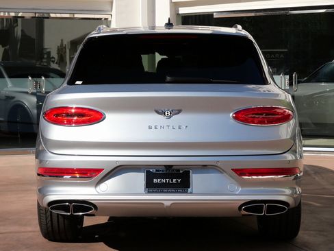 New 2025 Bentley Bentayga Extended Wheelbase image 12