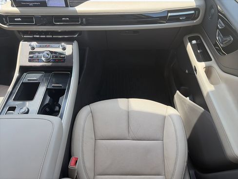 Used 2023 Lincoln Aviator Reserve w/ Equipment Group 201A RWD image 15