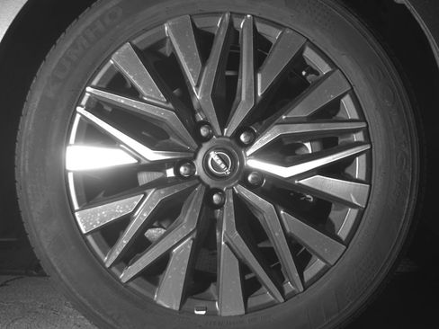 Used 2025 Nissan Altima 2.5 SV image 13