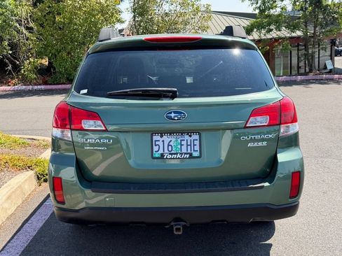 Used 2011 Subaru Outback 2.5i Premium AWD/4WD image 6
