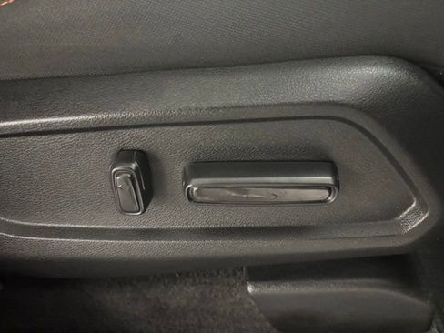 Used 2025 Honda Pilot Sport image 24