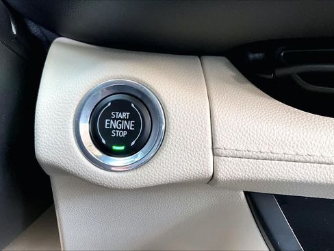 Used 2023 Buick Envision Avenir FWD image 35