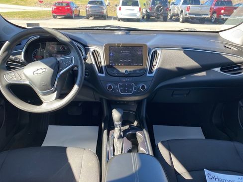 Used 2024 Chevrolet Malibu LT FWD image 18