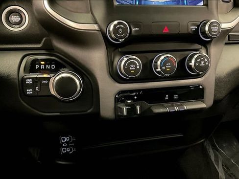 Used 2024 RAM 2500 Big Horn AWD/4WD image 31