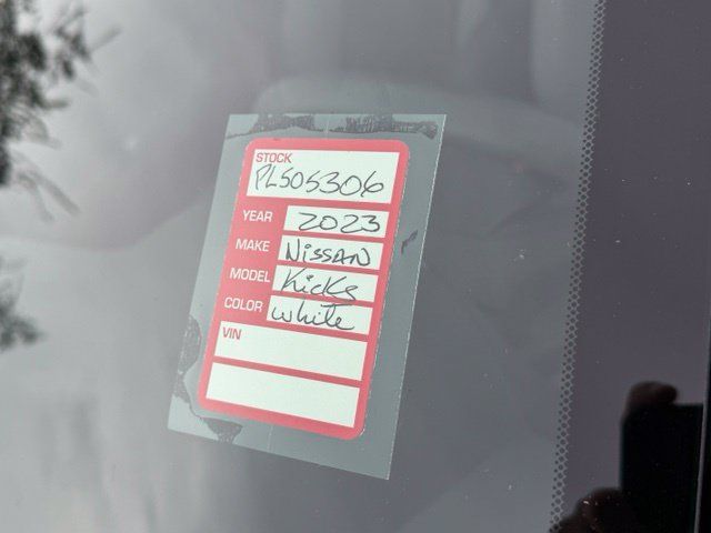 Used 2023 Nissan Kicks SR w/ SR Premium Package FWD image 5