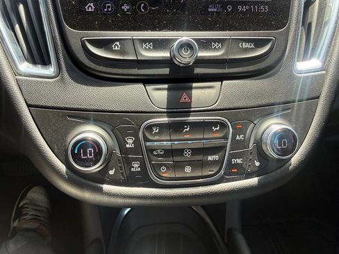 Used 2019 Chevrolet Malibu LT w/ Leather Package FWD image 22