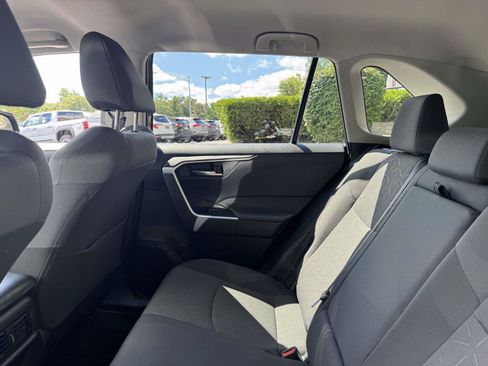 Used 2021 Toyota RAV4 XLE AWD/4WD image 12