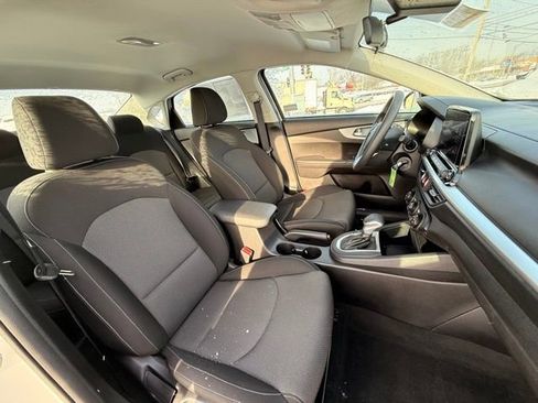 Used 2023 Kia Forte LXS w/ LXS Technology Package image 41
