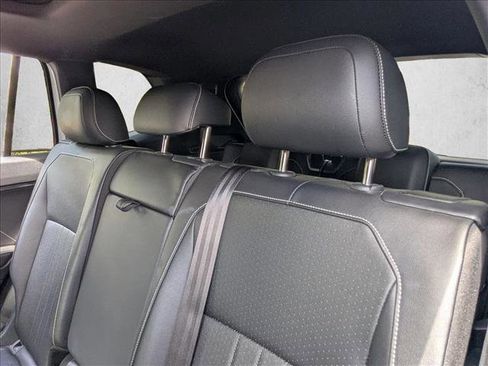 Used 2023 Volkswagen Tiguan SE R-Line image 17