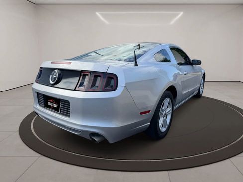 Used 2013 Ford Mustang Coupe RWD image 6