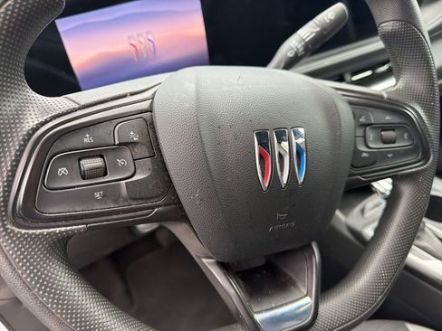 Used 2024 Buick Envista Preferred image 18