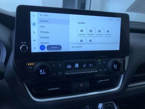 Certified 2025 Toyota Grand Highlander AWD image 30