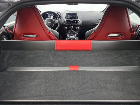 Used 2019 Aston Martin V8 Vantage Coupe image 15