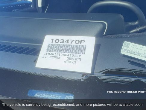 Used 2025 Ford Expedition Active AWD/4WD image 19