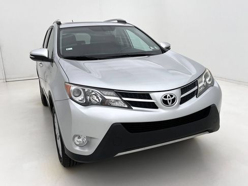 Used 2015 Toyota RAV4 Limited AWD/4WD image 3