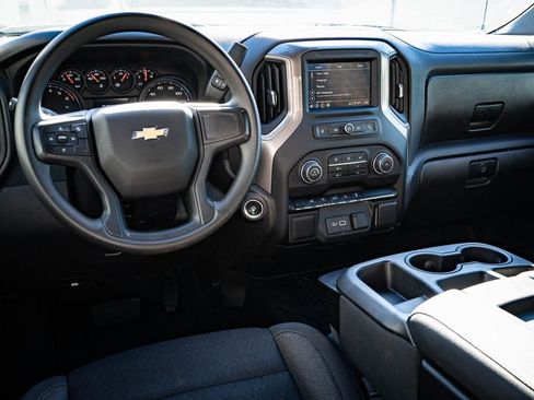 Used 2022 Chevrolet Silverado 1500 Custom image 4