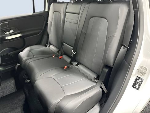 Certified 2024 Mercedes-Benz GLB 250 4MATIC image 31
