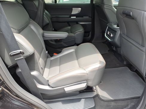 Certified 2025 Ford Expedition Active AWD/4WD image 31