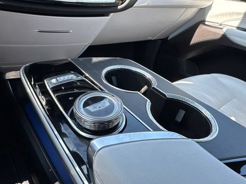 Used 2025 Cadillac Lyriq Sport AWD/4WD image 13