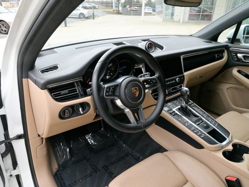 Used 2020 Porsche Macan image 16