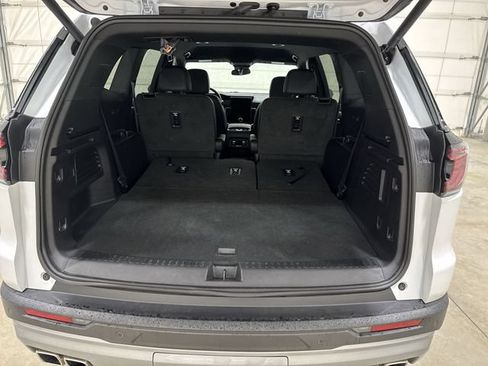 Used 2025 GMC Acadia Elevation w/ Elevation Premium Package FWD image 26