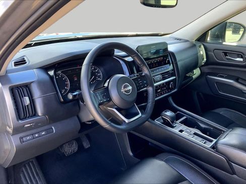 Used 2022 Nissan Pathfinder SL FWD image 17