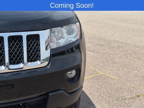 Used 2013 Jeep Grand Cherokee Overland AWD/4WD image 10