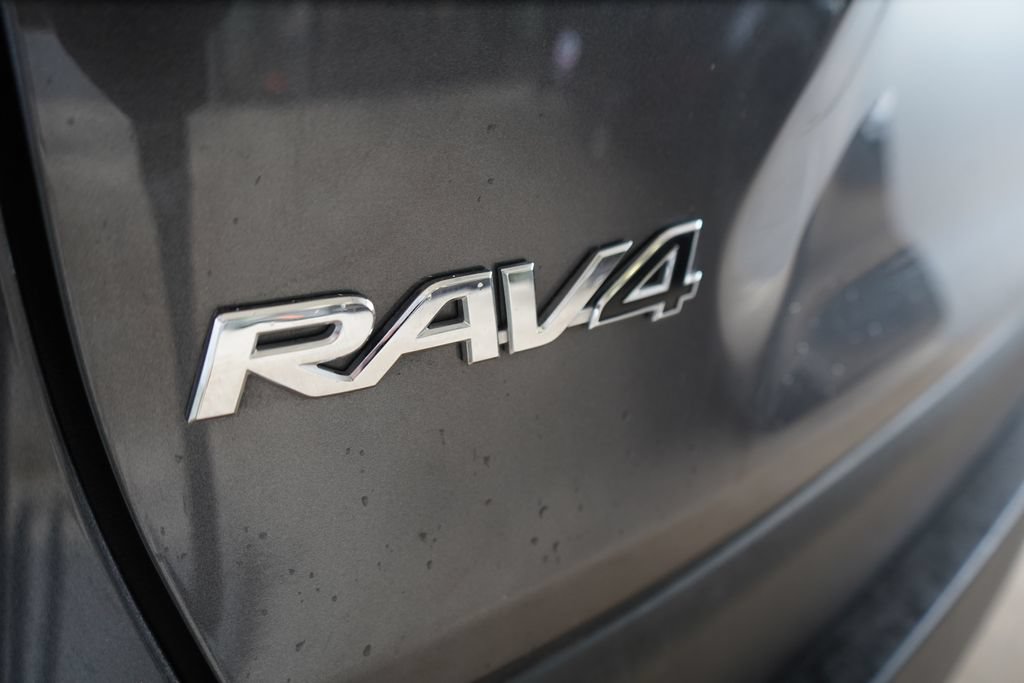 Used 2025 Toyota RAV4 XLE AWD/4WD image 8