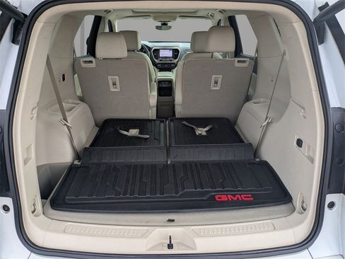 Used 2021 GMC Acadia Denali w/ Denali Technology Package image 12