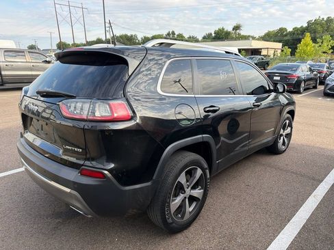 Used 2019 Jeep Cherokee Limited AWD/4WD image 6