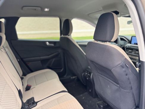 Used 2021 Ford Escape SE w/ Convenience Package FWD image 17