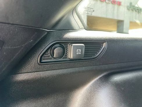 Certified 2024 Jeep Grand Cherokee Altitude AWD/4WD image 38