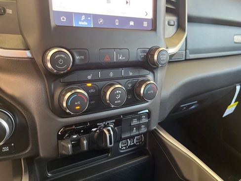 New 2022 RAM 1500 Big Horn image 39