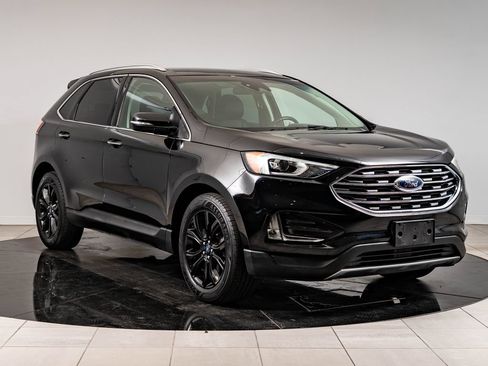 Used 2019 Ford Edge Titanium FWD image 12