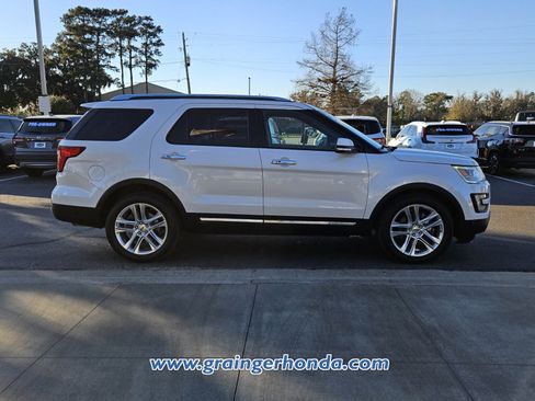 Used 2017 Ford Explorer Limited w/ Class II Trailer Tow Package image 6