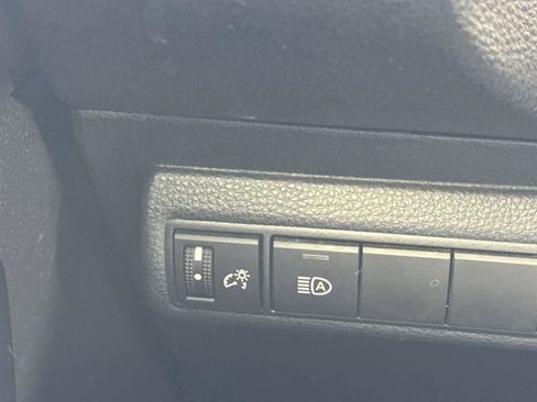 Used 2021 Toyota Corolla SE w/ Carpet Mat Package (TMS) image 23