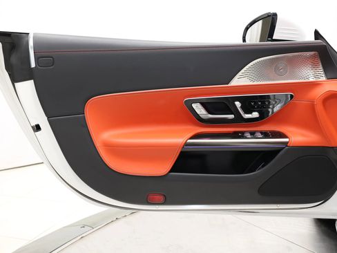 Used 2023 Mercedes-Benz SL 43 AMG image 10