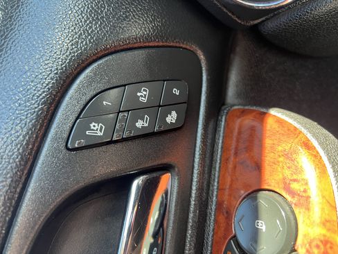 Used 2013 Chevrolet Tahoe LTZ AWD/4WD image 20