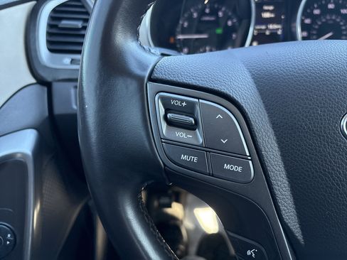 Used 2017 Hyundai Santa Fe Sport image 18