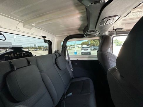 Used 2020 Jeep Wrangler Sport AWD/4WD image 19